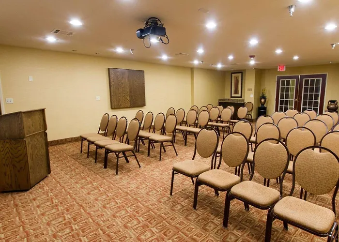 Spark By Hilton Phoenix Airport 3*