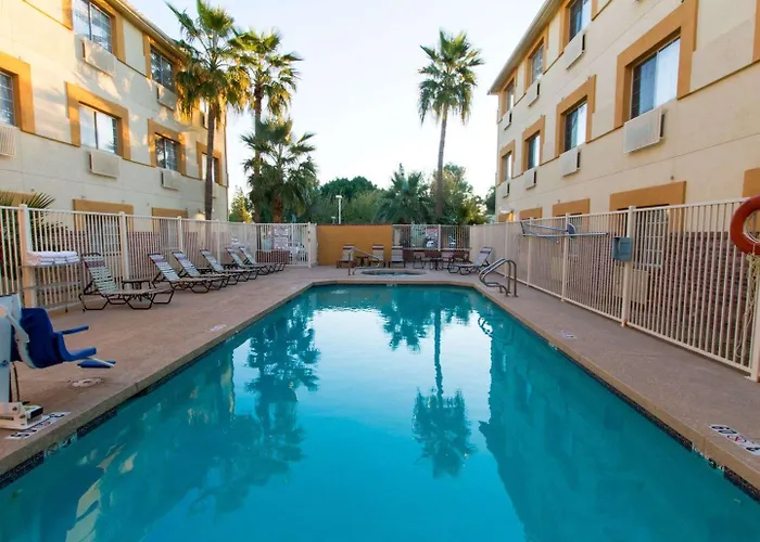 Spark By Hilton Phoenix Airport Hotel