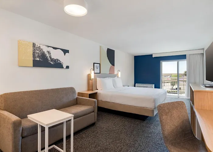 Hotel Spark By Hilton Phoenix Airport 3*