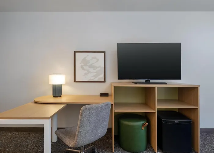 Spark By Hilton Phoenix Airport Hotel 3*