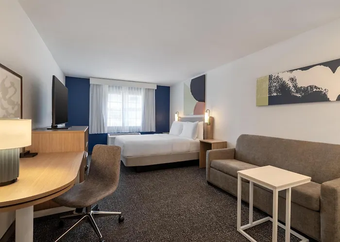 Hotel Spark By Hilton Phoenix Airport 3*