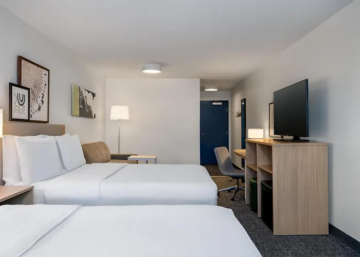 Spark By Hilton Phoenix Airport 3*